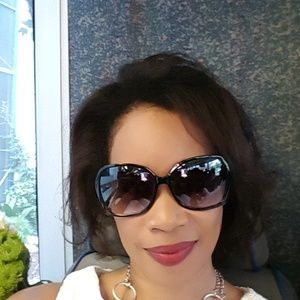 Meet your Posher, Phyllis